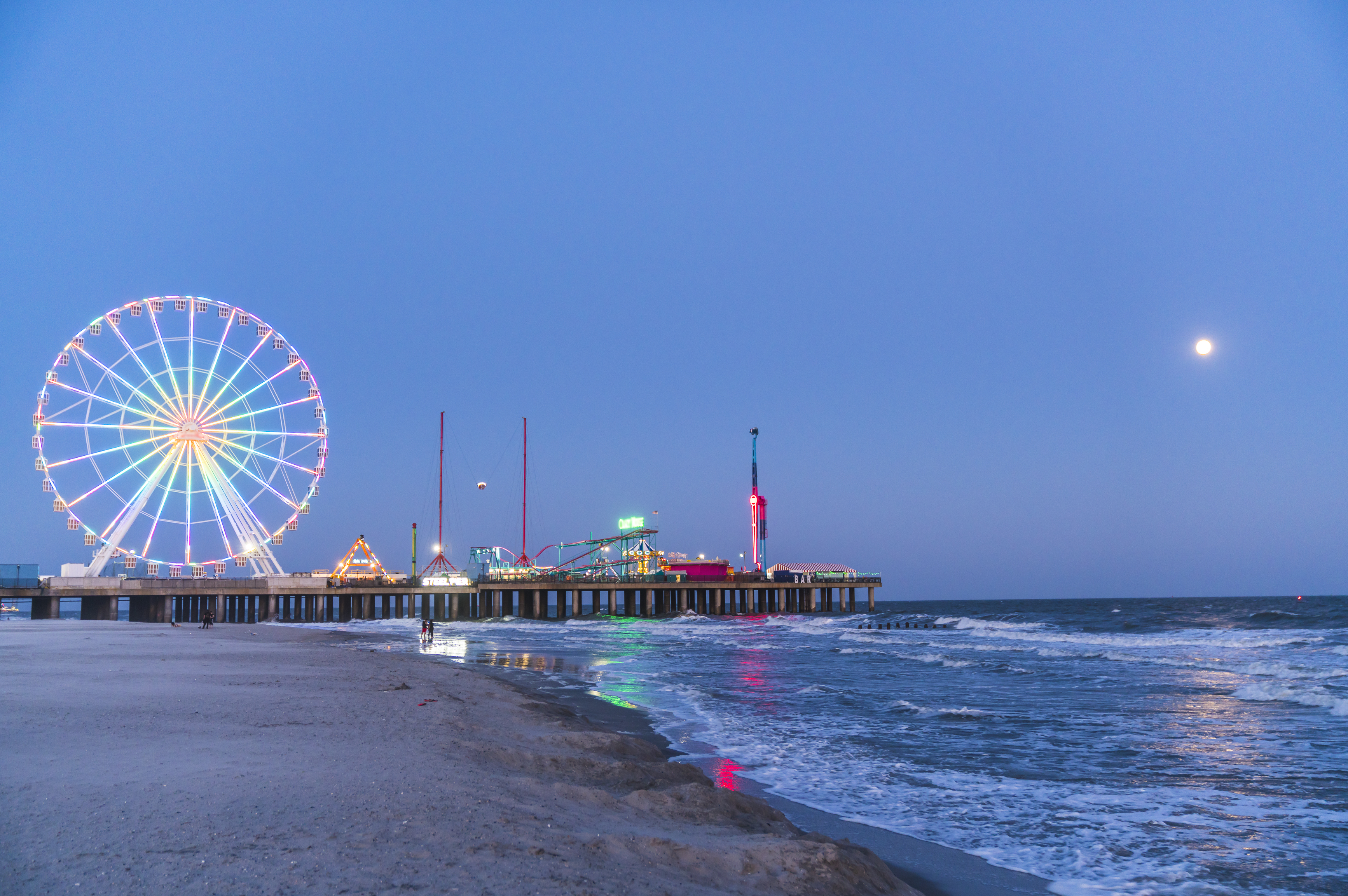 beach and steel ferris wheel in Atlantic City, NJ